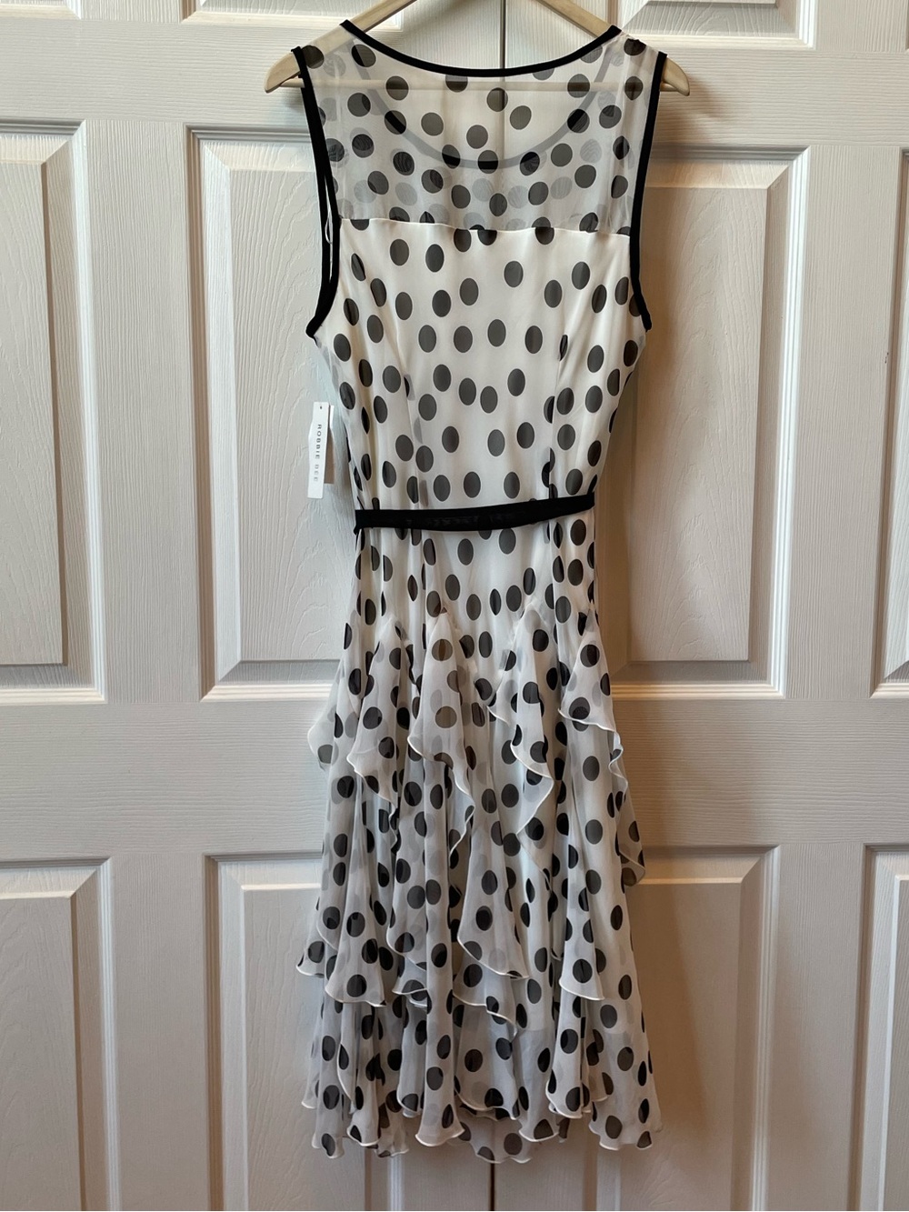 Robbie Bee Black and White Polka Dot Sleeveless Midi Dress - Picture 7 of 9